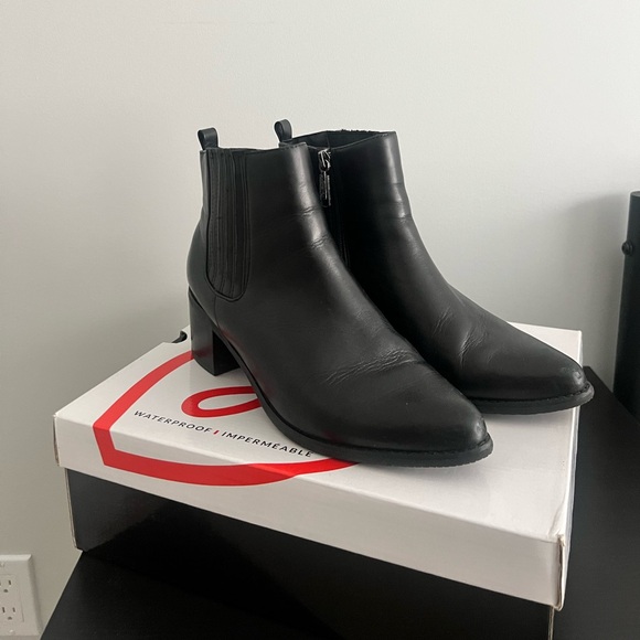 Blondo Elvina Waterproof Black Leather Bootie - Picture 1 of 8